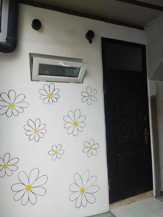 4 Chocolate Apartments In Old Tiflis Dış mekan fotoğraf