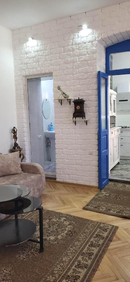4 Chocolate Apartments In Old Tiflis Dış mekan fotoğraf
